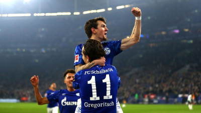 Unik, Schalke Minta Dukungan dari Klub Premier League thumbnail